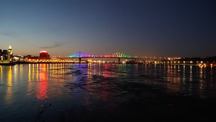 Pont Jacques-Cartier illuminé