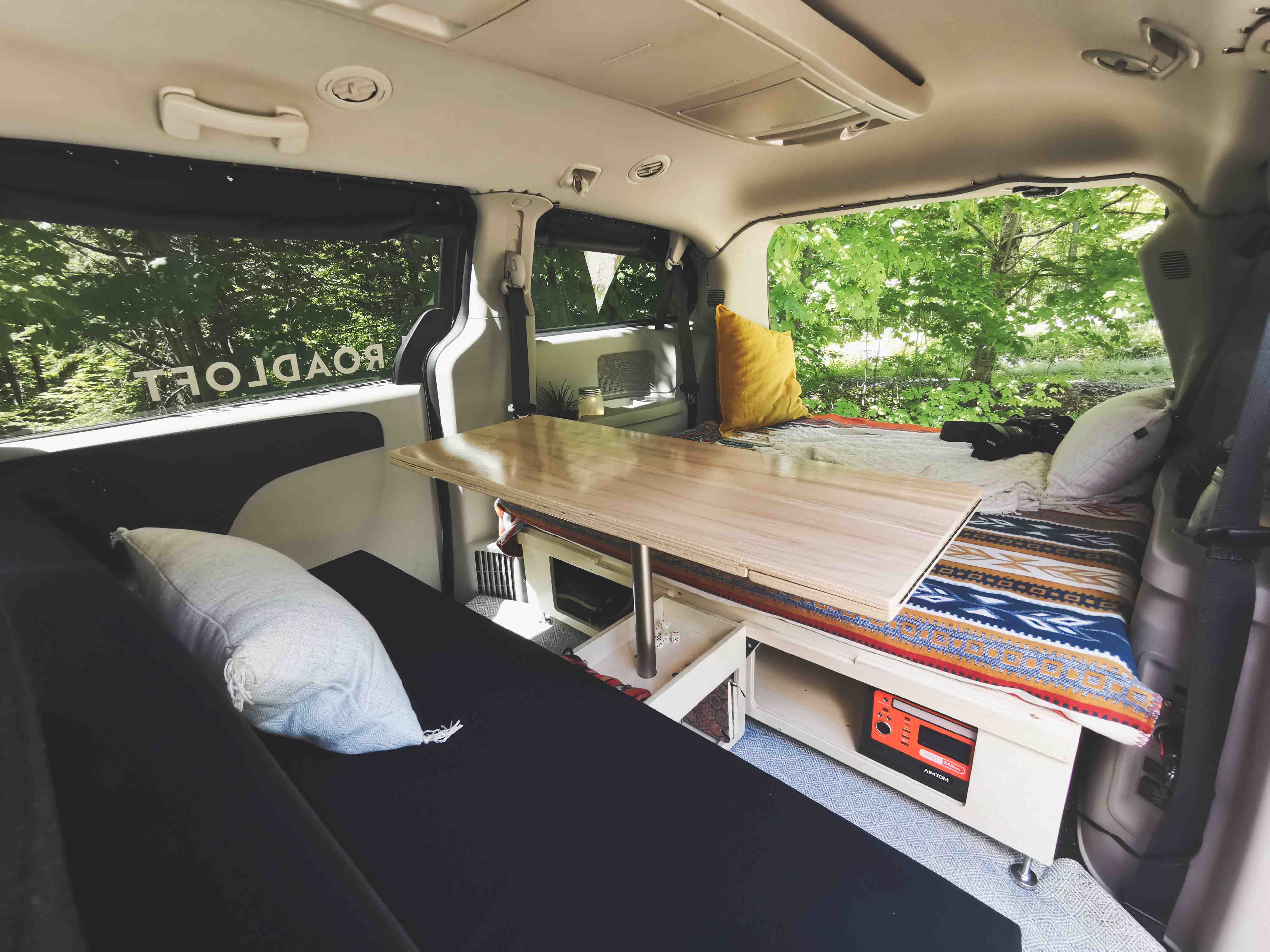 10 raisons de convertir sa minivan en campeur