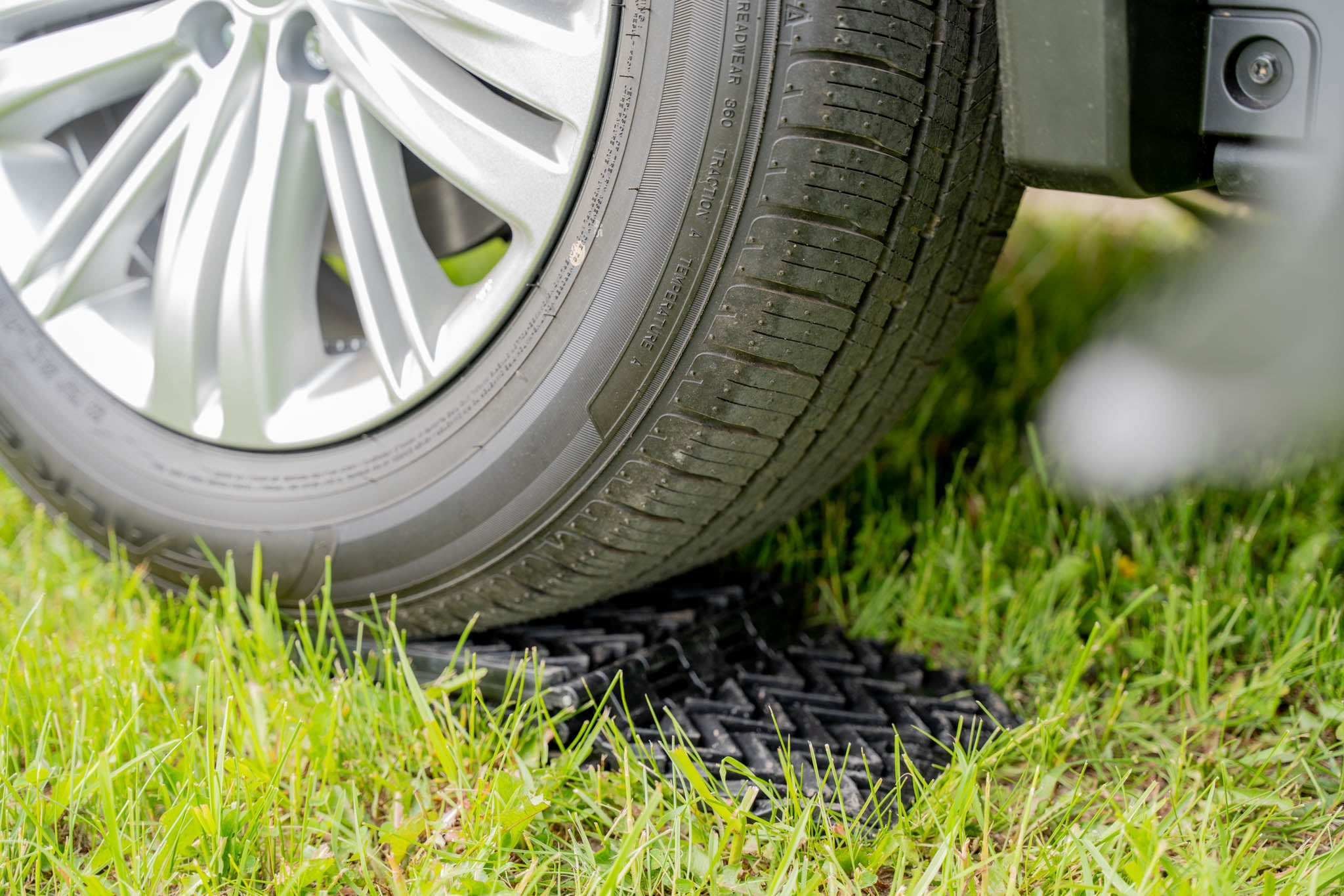 Niveleur et aide-traction