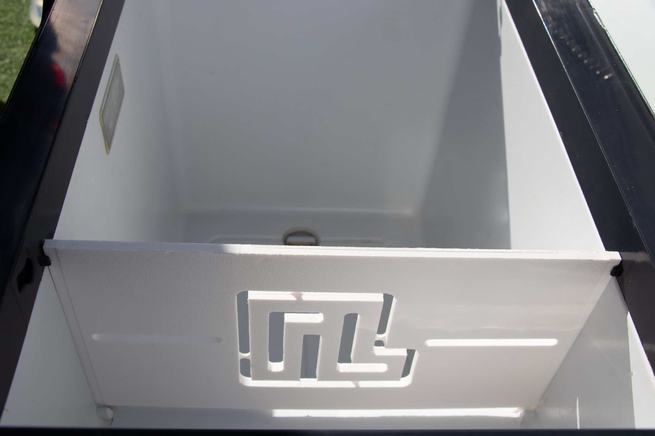 Separator and straps for Alpicool C40 refrigerator – Roadloft