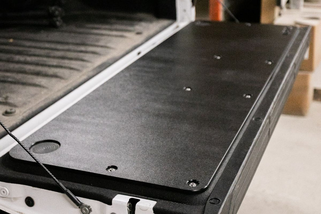 Tailgate insert NORD for pickup