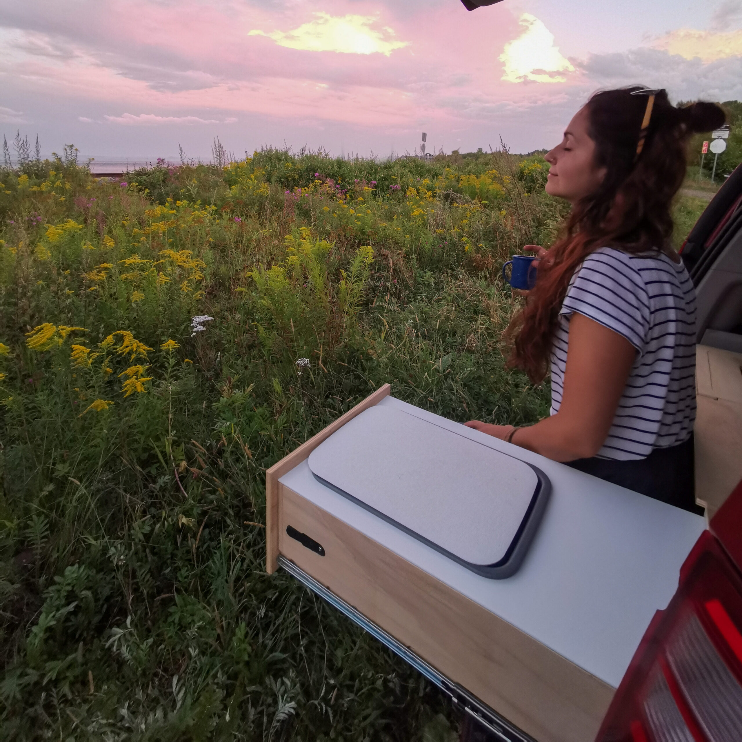 Enjoying the connexion to nature with the vanlife