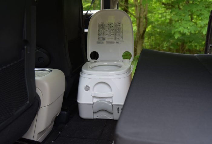 Toilette dans la minivan