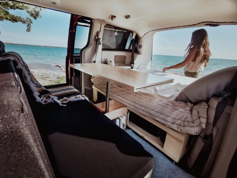 Les caractéristiques importantes pour la conversion de minivan