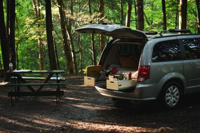 Sur la route avec Sophie : Sa vie nomade avec le kit minivan Roadloft