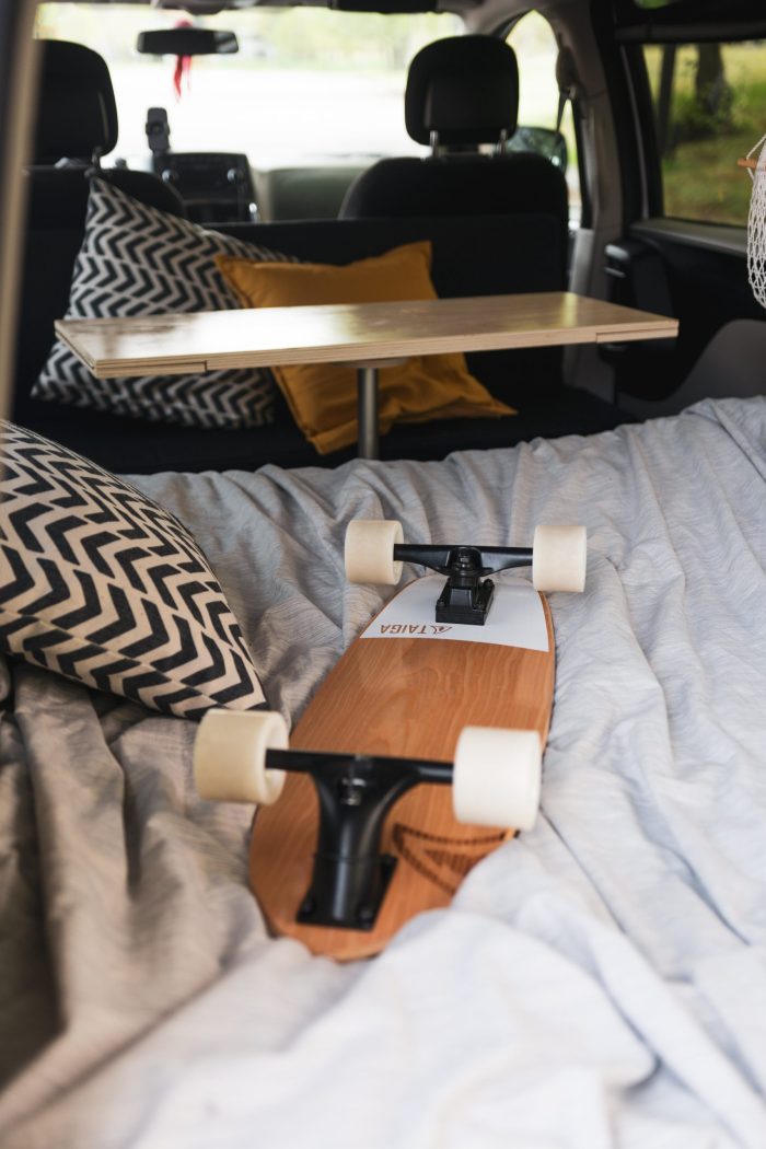 Sur la route avec Sophie : Sa vie nomade avec le kit minivan Roadloft